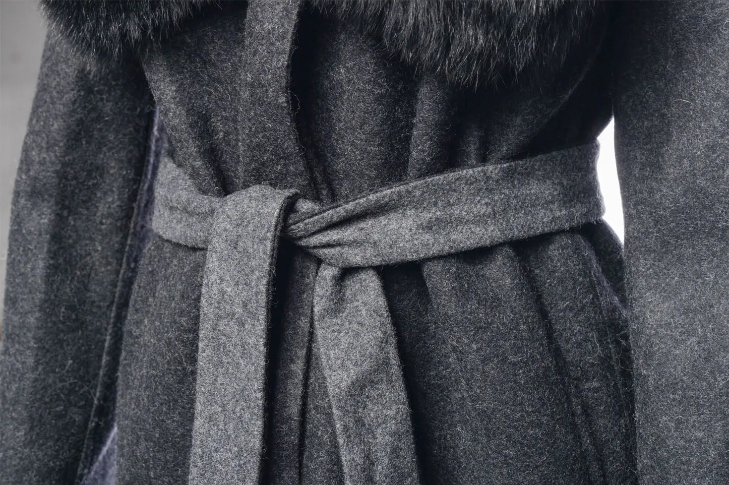 Mia's belt tie wool coat with fox fur