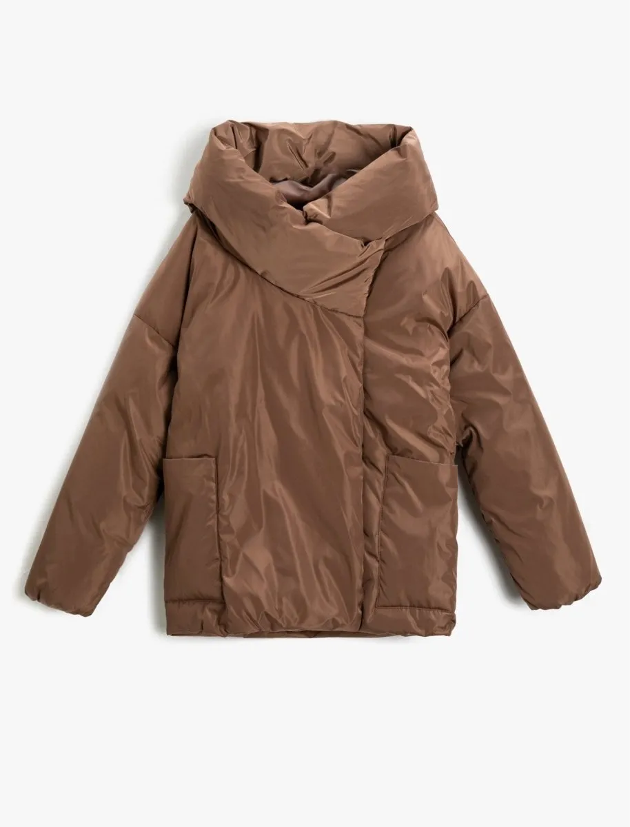 Oversized Puffer Jacket in Brown