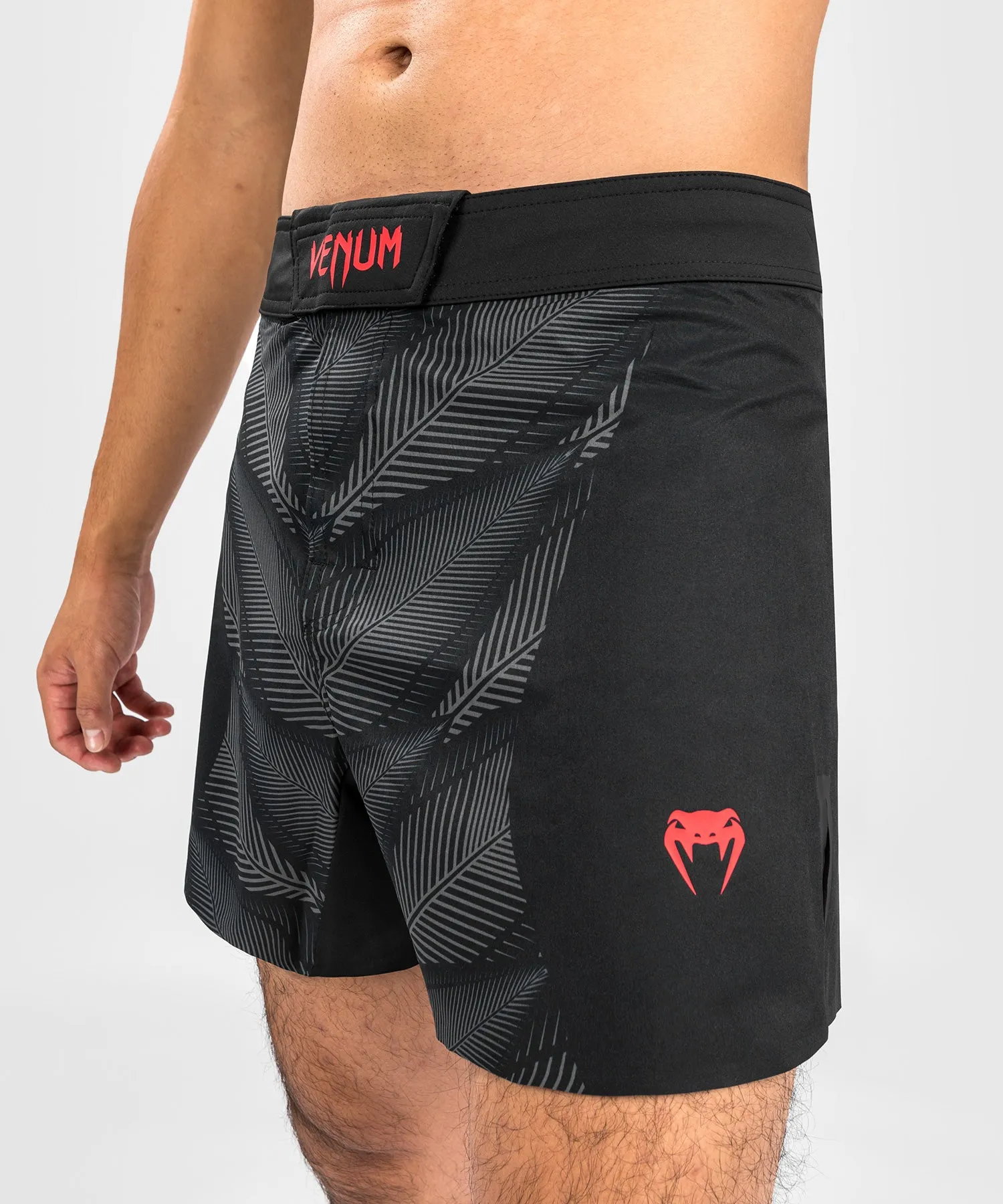 Venum Phantom Fightshorts - Black/Red