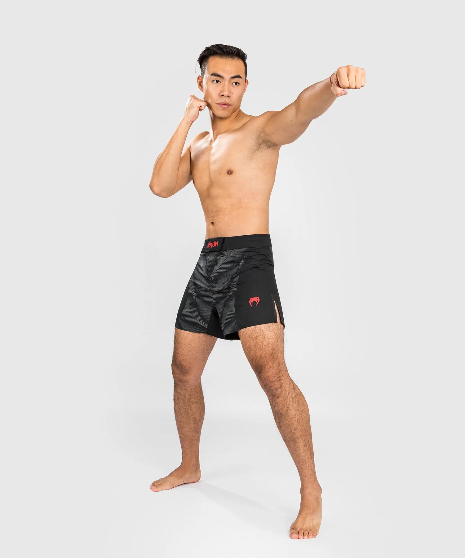 Venum Phantom Fightshorts - Black/Red